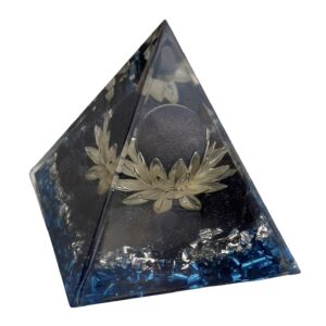Pirâmide de Orgonite com Arenito Azul e Flor de Lótus