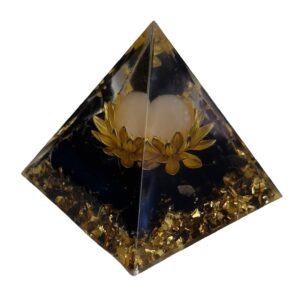 Pirâmide de Orgonite com Quartzo Cristal e Flor de Lótus