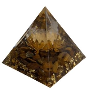 Pirâmide de Orgonite com Quartzo Cristal e Flor de Lótus