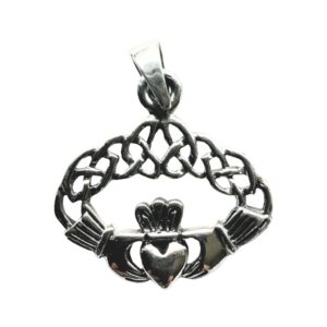 Pendentif en forme de cœur dans la main en argent